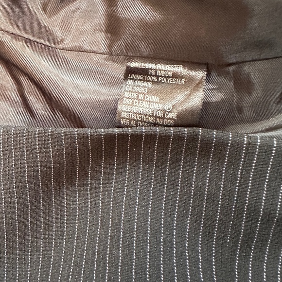 Tahari Arthur S Levine career black striped fitted blazer size 6 - Picture 14 of 15